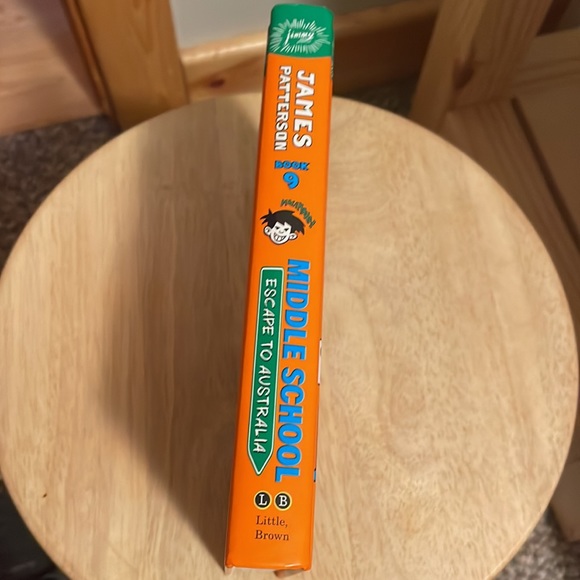 New To Middle School escape to Australia. Book James Patterson - Picture 3 of 5